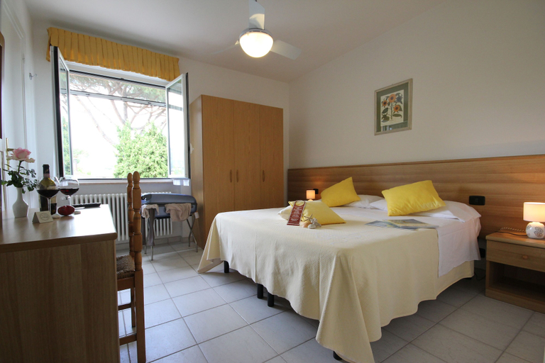 Bedroom 3, Hotel Miramare, Lucca