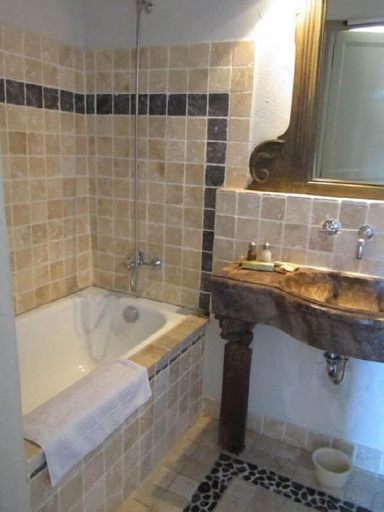 Bathroom 4, La Santoline, Ardèche