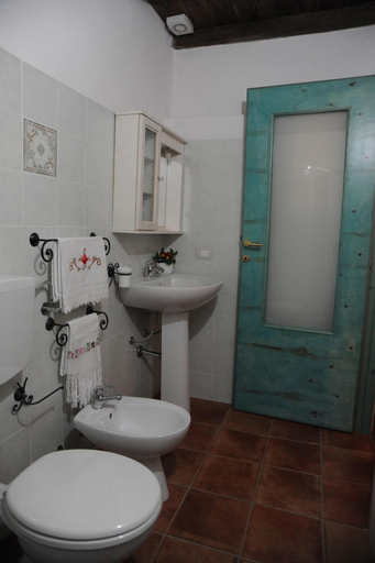 Bathroom 5, B&B Martina, Cagliari