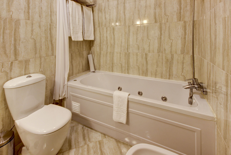 Bathroom 4, Pinheiros da Balaia, Albufeira