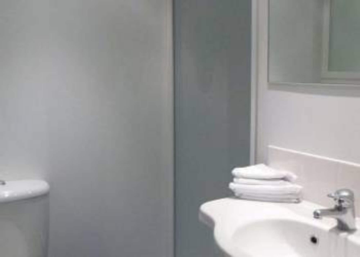 Bathroom 4, Lakefront Apartments, Queenstown-Lakes