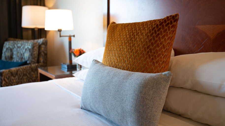 Bedroom 3, The Paramount Hotel, Multnomah