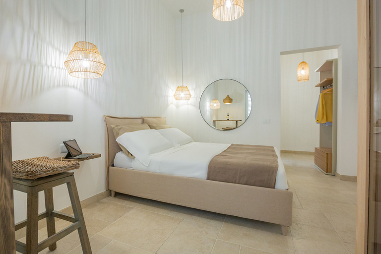 Bedroom 3, FILIA SOLIS - Old Town SUITEs & SPA, Brindisi