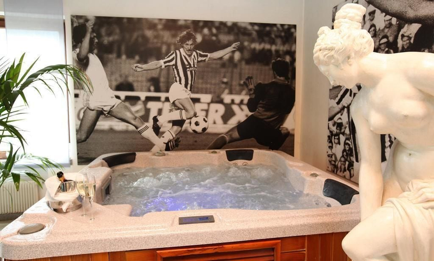 Bathroom 4, Olympic Royal, Trento
