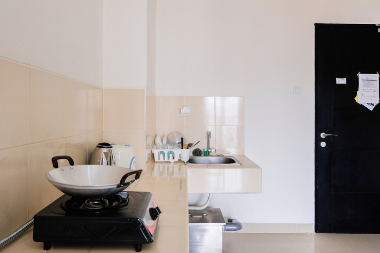 Others 4, Simply Furnished 1BR @ Skyline Paramount Apartment By Travelio, Tangerang