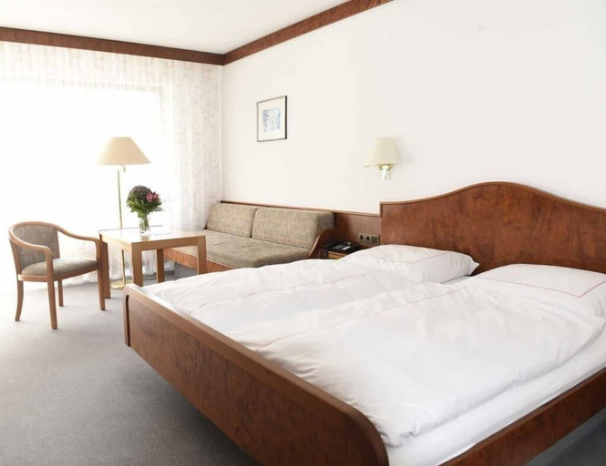 Bedroom 2, Hotel garni Zur Weserei, Lörrach