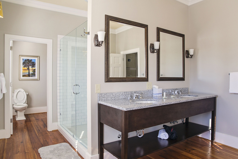Bathroom 4, Beaufort Inn, Beaufort