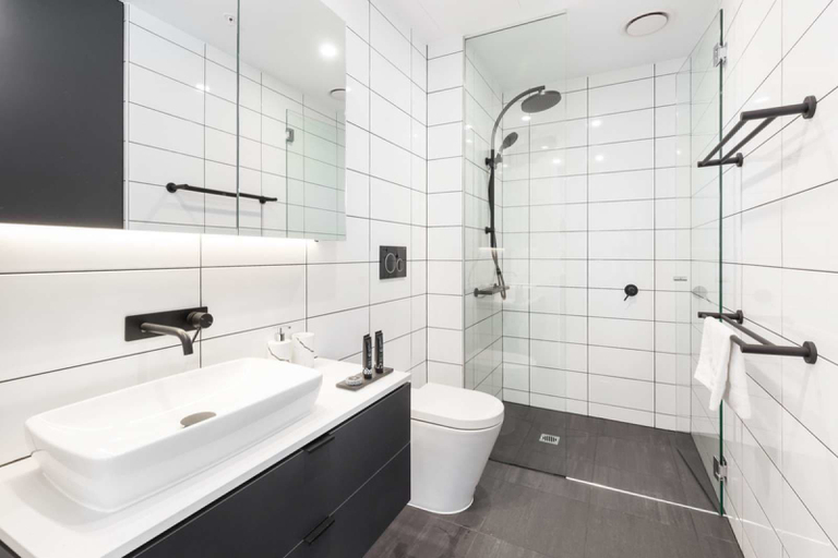 Bathroom, Executive 3 br Caulfield North, Melbourne