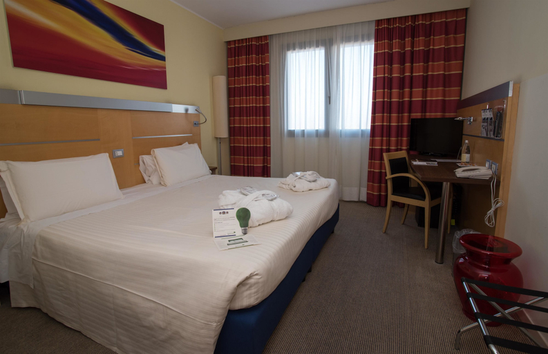 Bedroom 2, Best Western Palace Inn Hotel, Ferrara