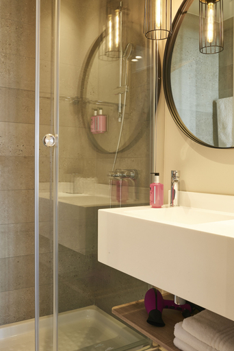 Bathroom 5, Moxy Patra Marina, West Greece