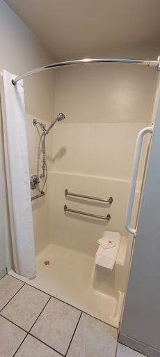 Bathroom 4, Comfort Inn Yreka I-5, Siskiyou