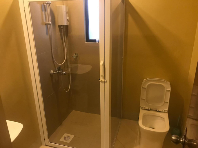 Bathroom 4, Babylon Oslob Coast Guesthouse, Oslob