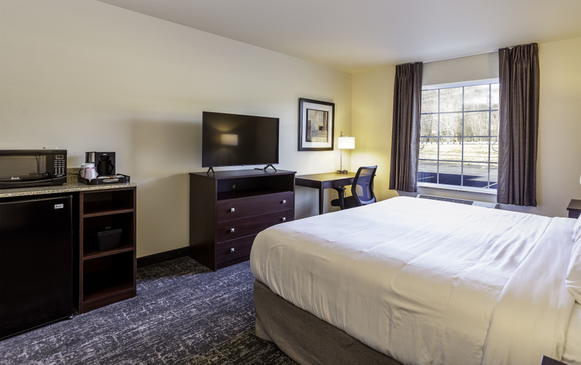 Bedroom 3, Cobblestone Inn & Suites - Springfield, Baca