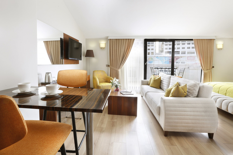 Bedroom 2, The White Orient Hotel, Beyoğlu