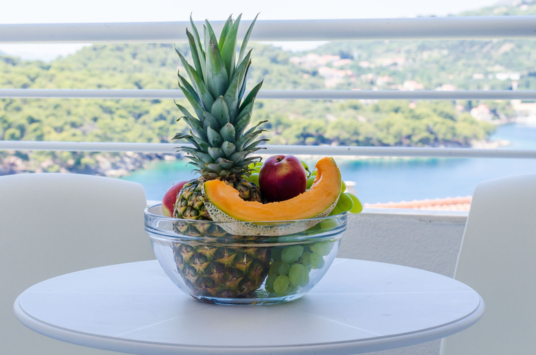 Food & Drinks 5, Villa Paradiso 2, Pojezerje