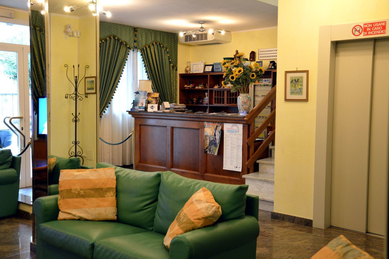Others 5, Hotel Astoria, Lucca