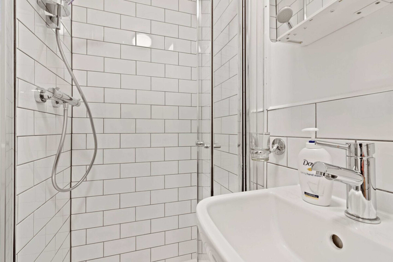 Bathroom 3, Refined, Light 1 Bed Apt w Balcony in Brixton, London