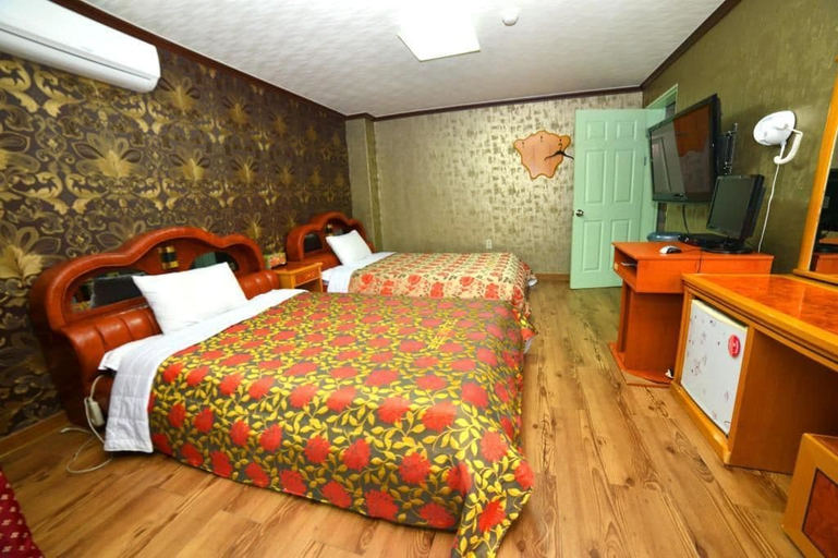 Bedroom 3, Gangneung Gyeongpodae Komodo, Gangneung