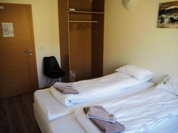 Bedroom 3, Kast Guesthouse, Snæfellsbær