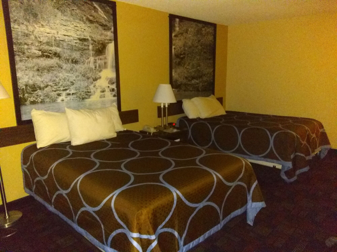 Bedroom 3, Super 8 by Wyndham Boonville, Cooper