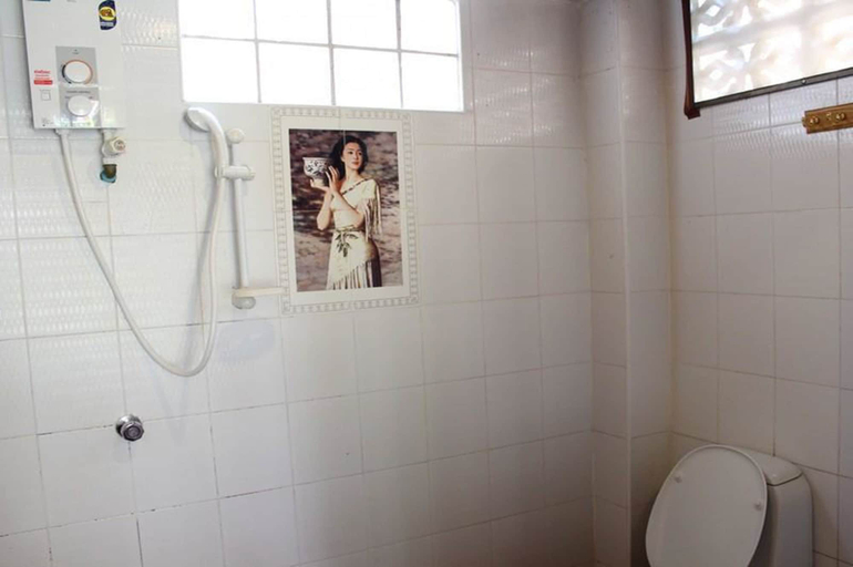 Bathroom 4, Koh Chang Thai Garden Hill Resort, Koh Chang