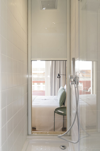 Bathroom 5, Casa dos Carvalhos, Coimbra