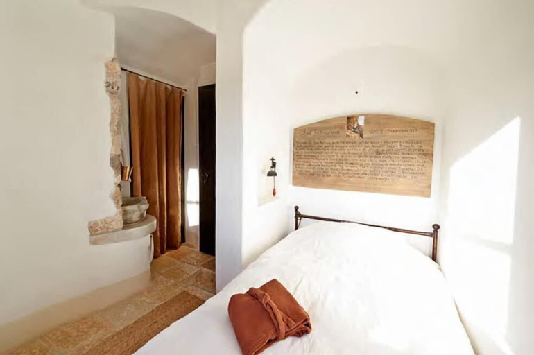Bedroom 3, Eremito, Terni