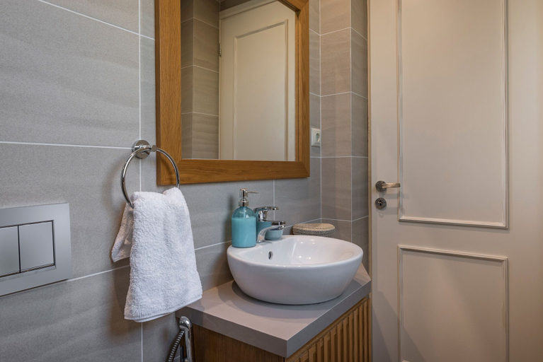 Bathroom 2, Villa Nina Chania, Crete
