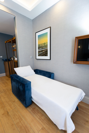 Bedroom 5, Alan Suites, Merkez