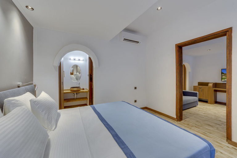 Bedroom 5, ADELLA GARDEN MARİNA HOTEL, Kuşadası