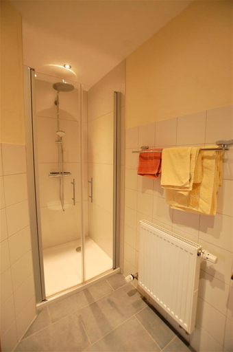 Bathroom 5, Gästehaus Jäger, Fulda