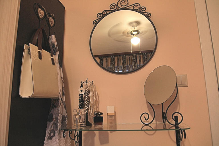 Bathroom 3, Vintage apartment in the city jungle, Varna