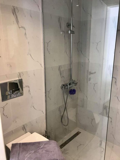 Bathroom 4, Epirus Hotel, Sarandës