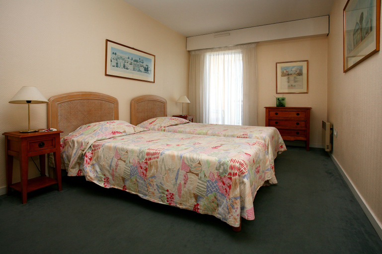 Bedroom 5, Residhotel Villa Maupassant, Alpes-Maritimes