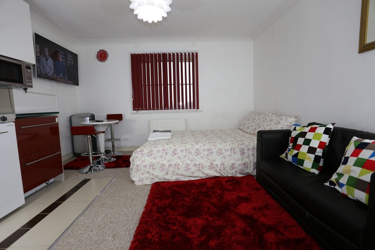 Bedroom 2, Lovely Studio Apartments - Thamesmead, London