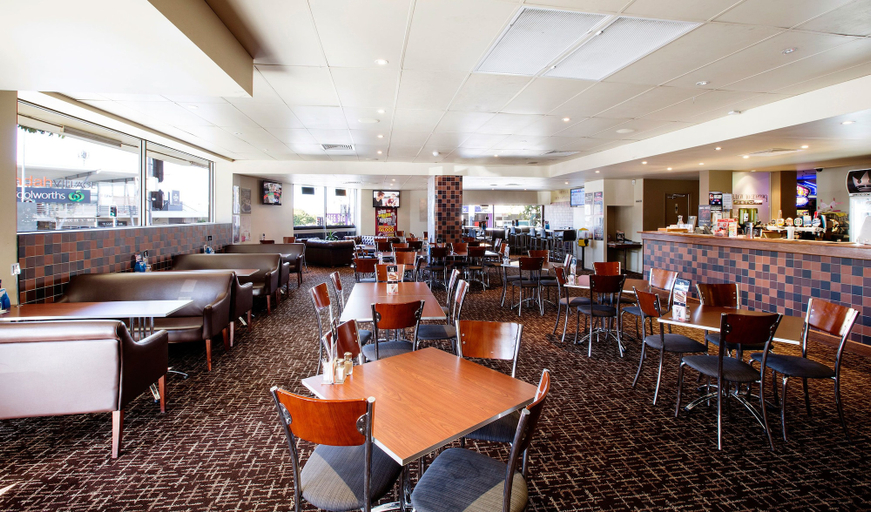 Food & Drinks 5, Nightcap at Prince of Wales Hotel, Nundah