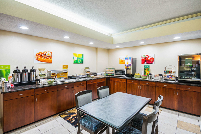 Food & Drinks 5, Quality Inn Berea, Madison