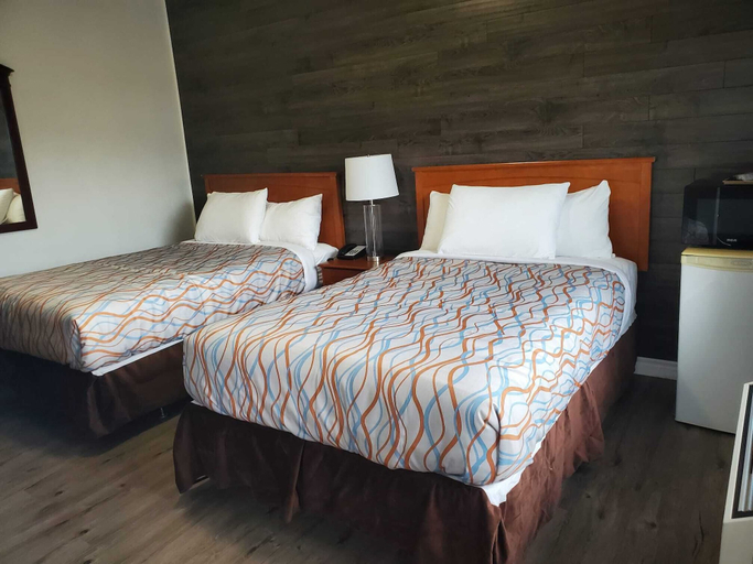 Bedroom 5, Silverstar Motel, Simcoe
