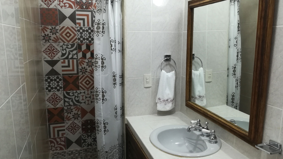 Bathroom 5, Hotel Ocho Barrios, San Cristóbal de las Casas