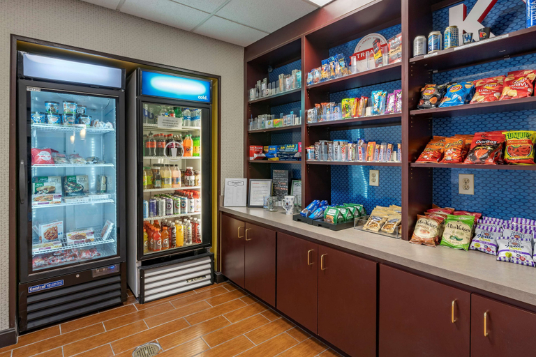 Food & Drinks 5, Hampton Inn & Suites Louisville East , Jefferson