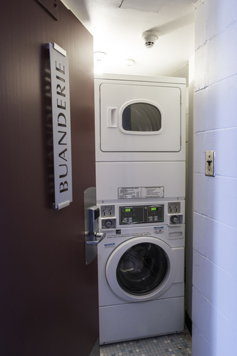 Bathroom 5, Le Deville par G5, Rouyn-Noranda