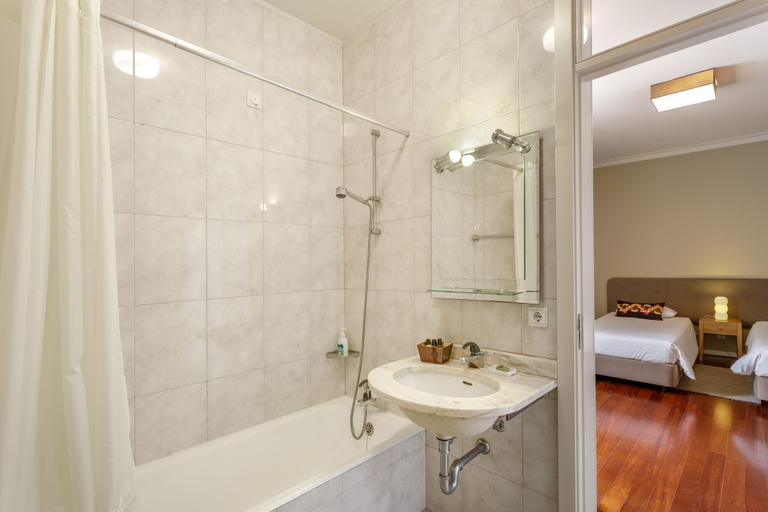 Bathroom 4, Nova Sintra Twin Houses, Porto