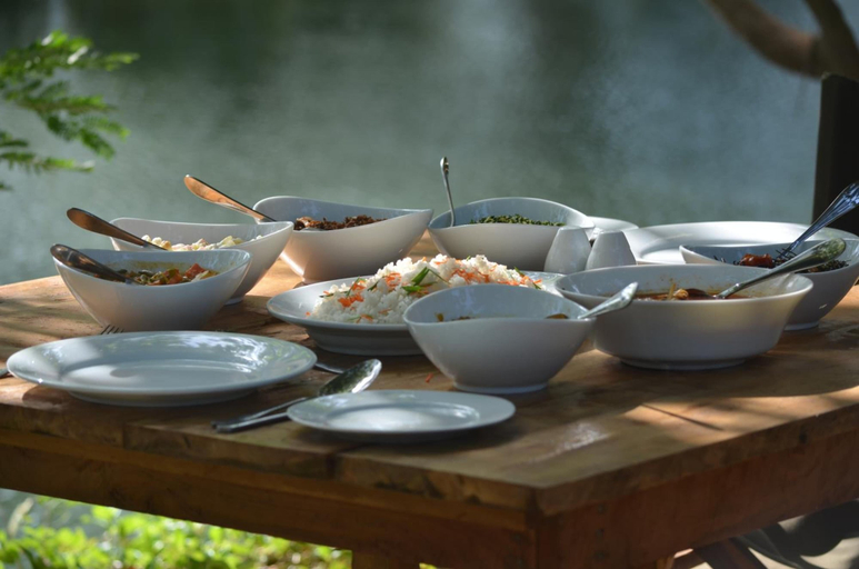 Food & Drinks 4, Makulu Safari Camping, Sevanagala