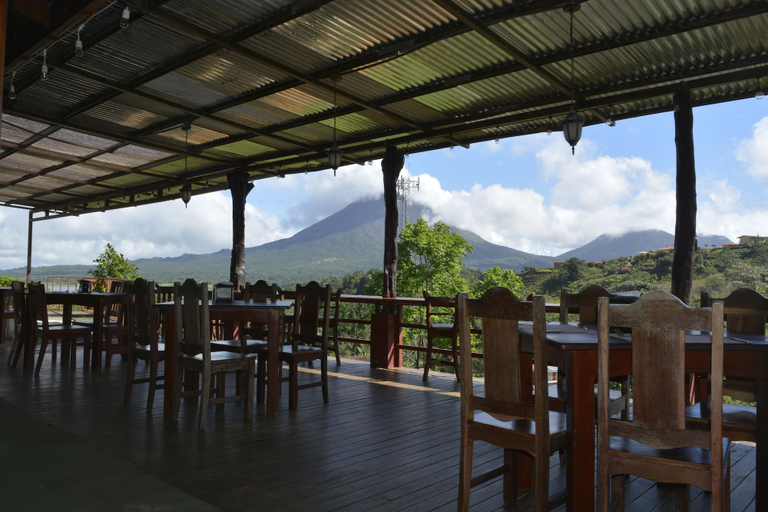 Food & Drinks 5, Chateau Arenal, San Ramón