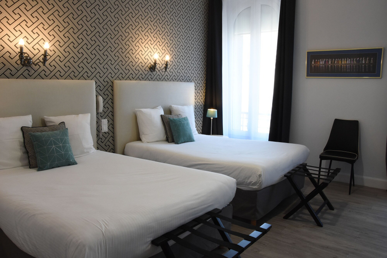 Bedroom 3, Regina Hotel, Vaucluse