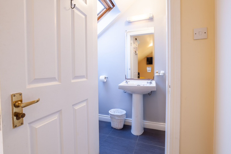 Bathroom 4, Quayside B&B