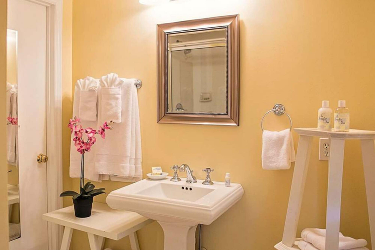 Bathroom 4, Beaufort Inn, Beaufort
