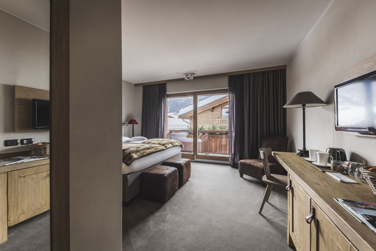 Bedroom 2, Eco & Wellness Boutique Hotel Sonne, Sondrio