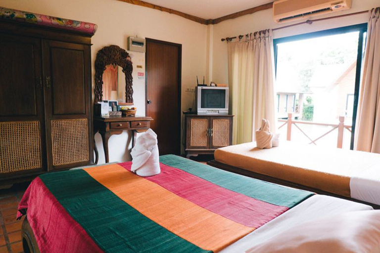 Bedroom 2, Saplaisuan Resort, U Thong