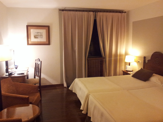 Bedroom 4, Parador de Santillana Altamira, Cantabria